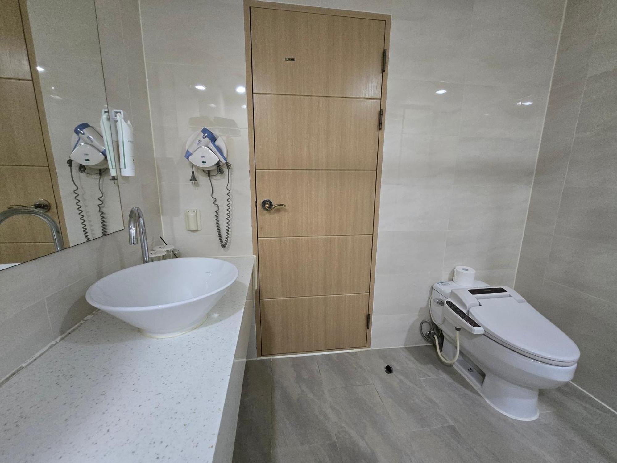 Yeosu Narsha Hotel Buitenkant foto